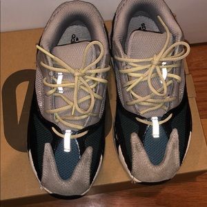 Yeezy boost 700 v1 size 12k